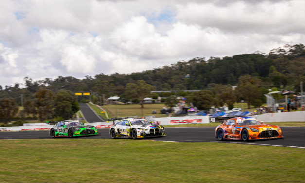 Bathurst 12 Hour – 8 Hours: Mercedes take the lead as top six battle tightly