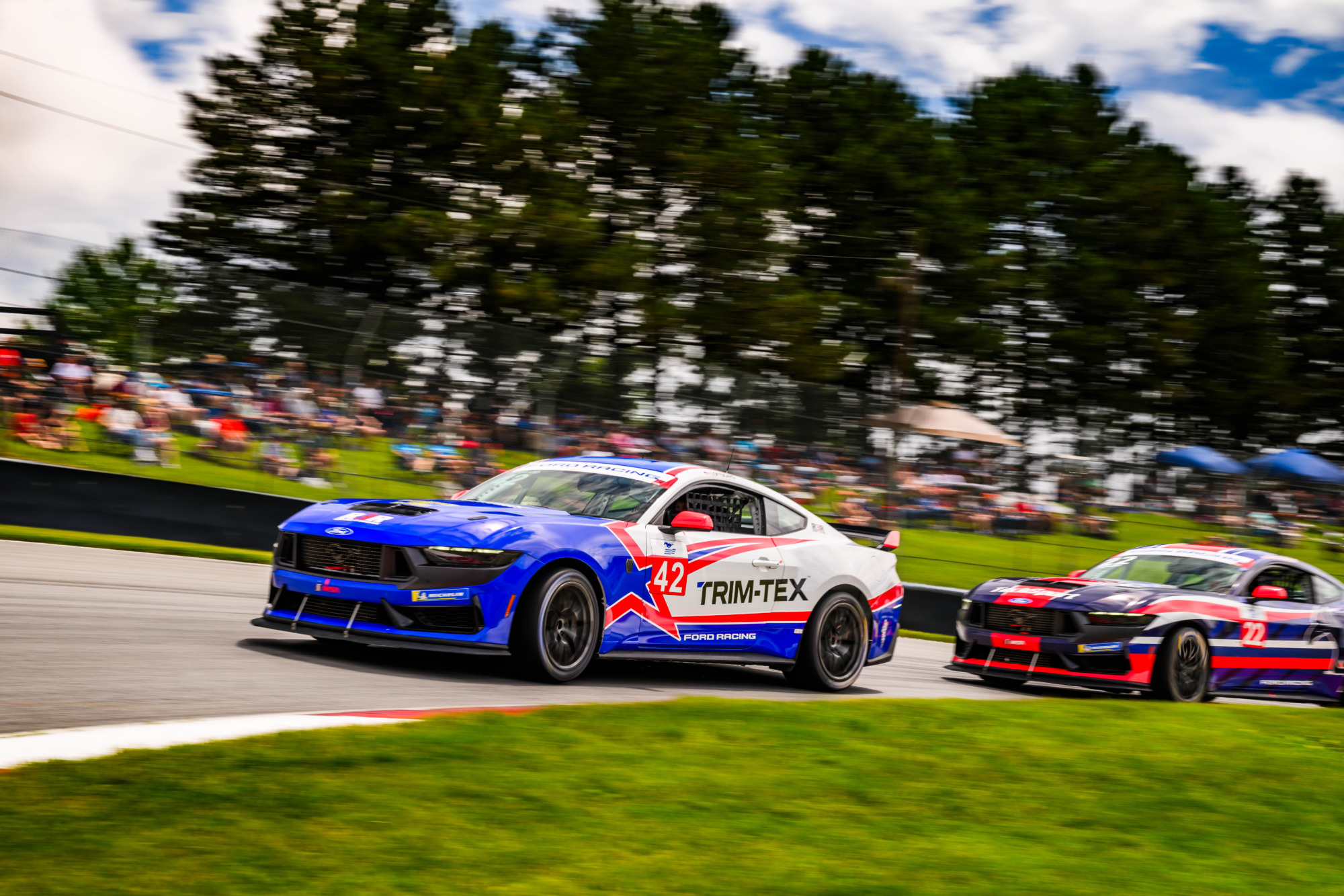 Loftsgard, Salvatorre Claim Mustang Challenge Race 1 Wins at Mid-Ohio
