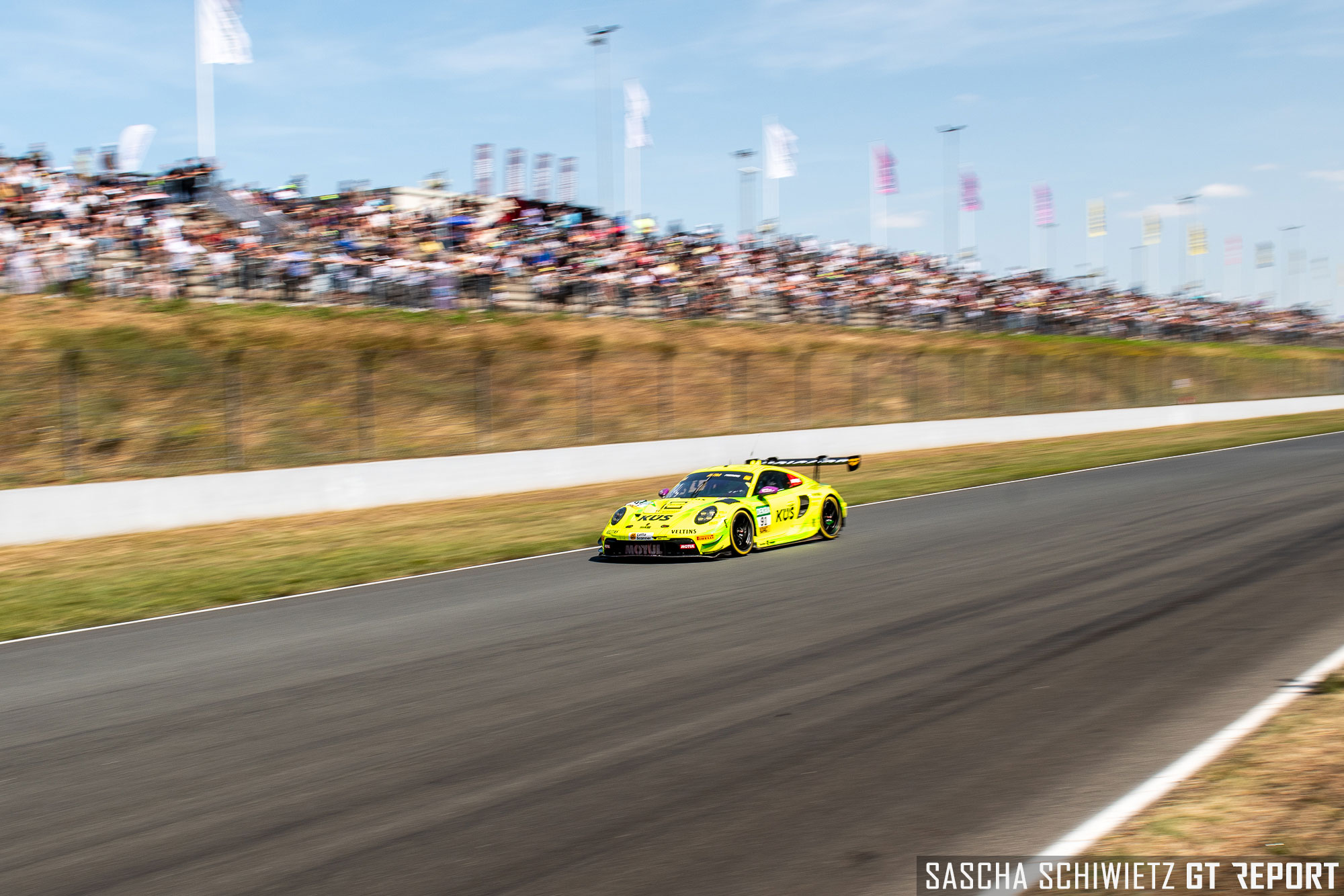 DTM Oschersleben: Thomas Preining leads Manthey to flag-to-flag Race 1 victory