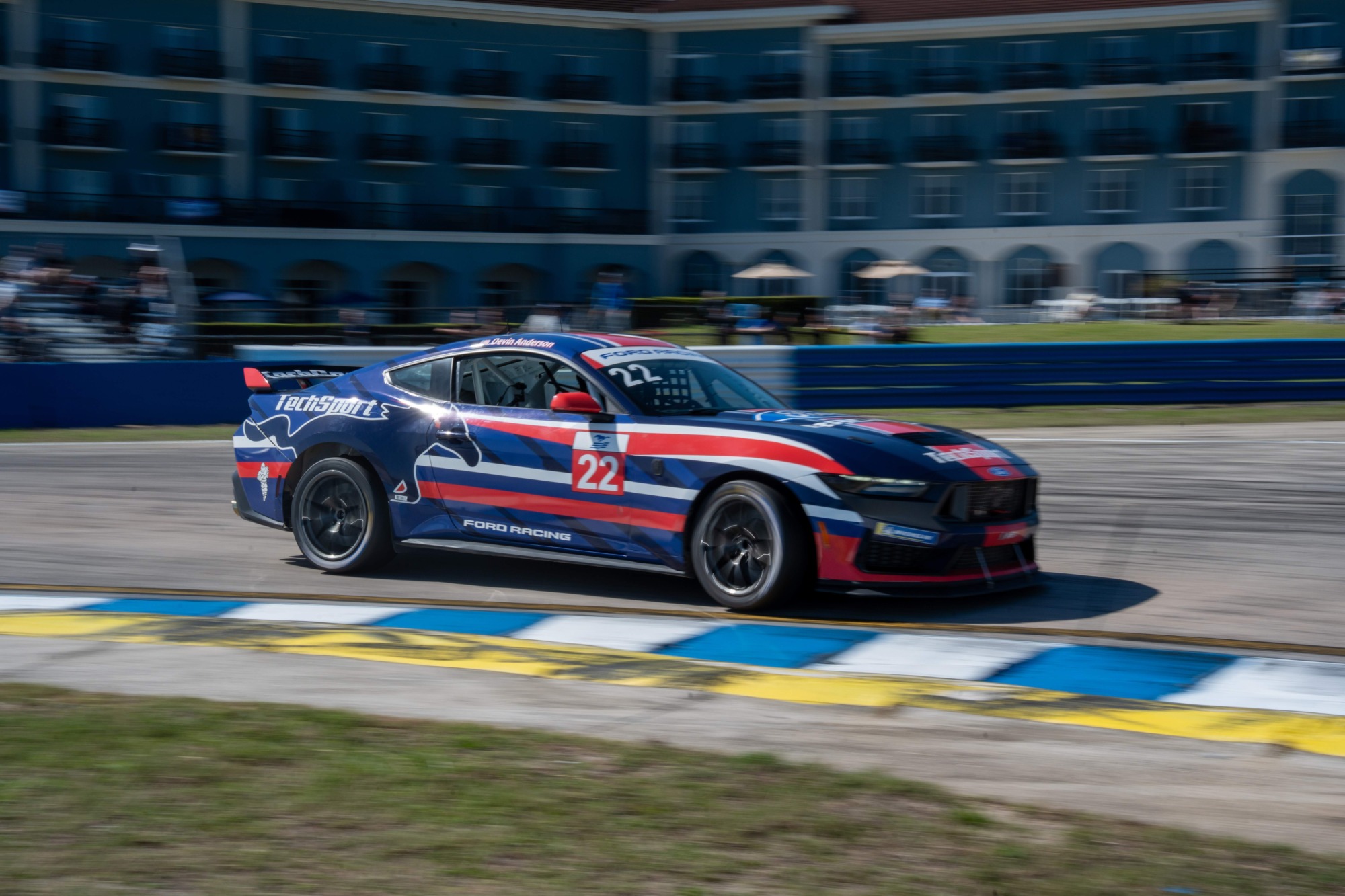 Mustang Challenge Title Fights Take Center Stage at VIR